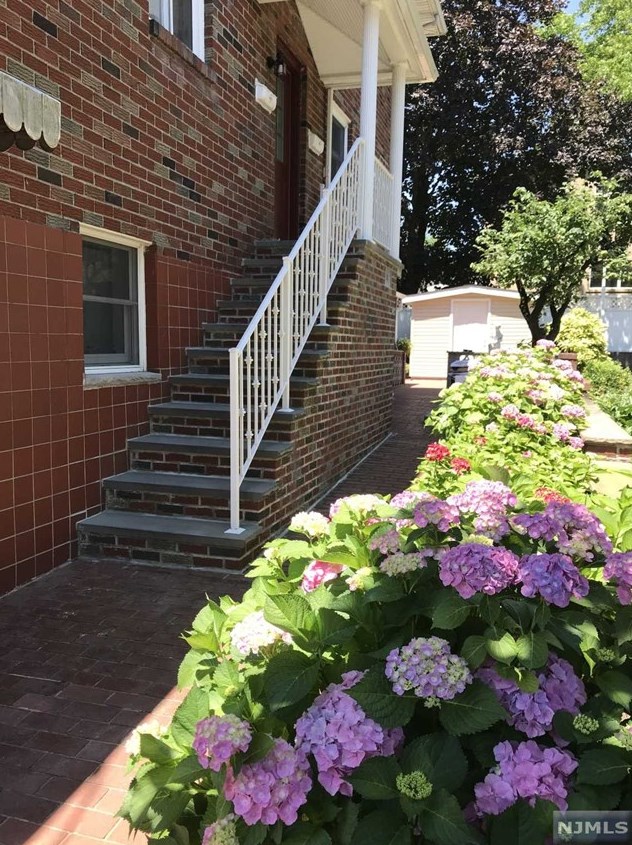 1437 12th St #2nd Fl, West Fort Lee, NJ 07024