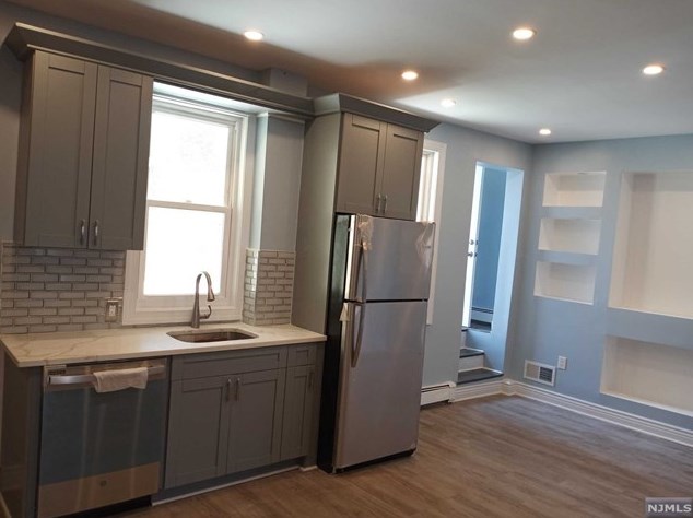 578 West Side Ave #2nd Floor, Jersey City, NJ 07304
