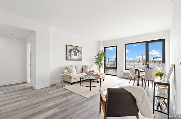 460 Grand St #901, Jersey City, NJ 07302