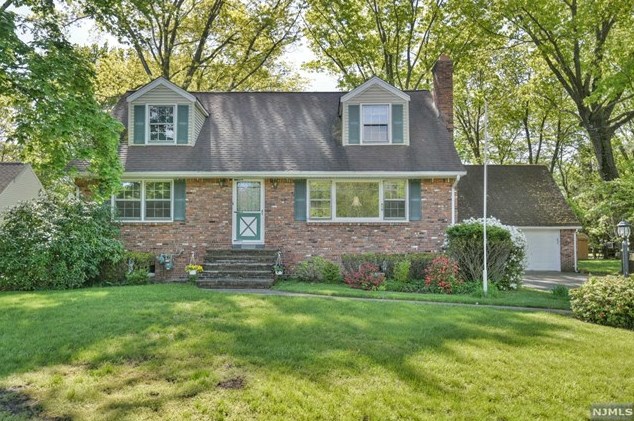 127 Chapel Rd, Mahwah, NJ 07430