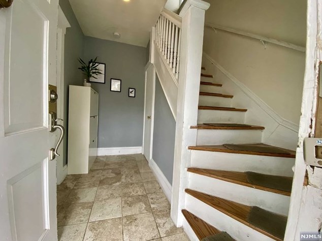 110 Prospect St #2nd Fl, Lodi, NJ 07644