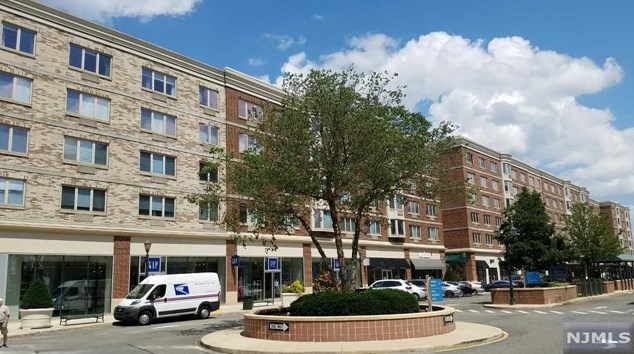 2407 City Pl #2407, Edgewater, NJ 07020