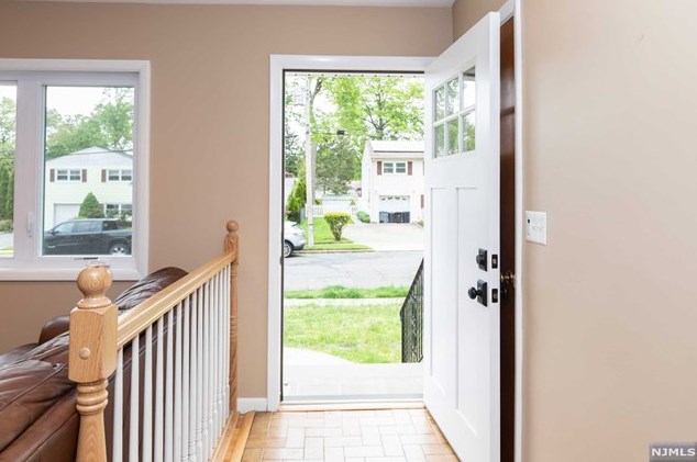 51 Sycamore Rd, Dumont, NJ 07628
