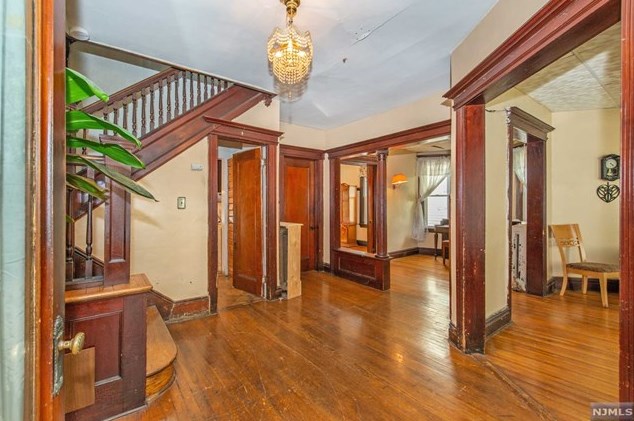 647 Springdale Ave, East Orange, NJ 07017