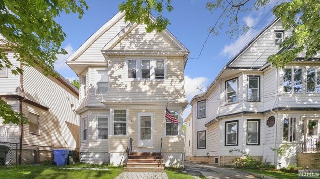 16 Ayer Pl, Rutherford, NJ 07070