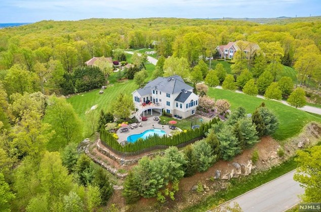 1 San Filippo Way, Kinnelon, NJ 07405