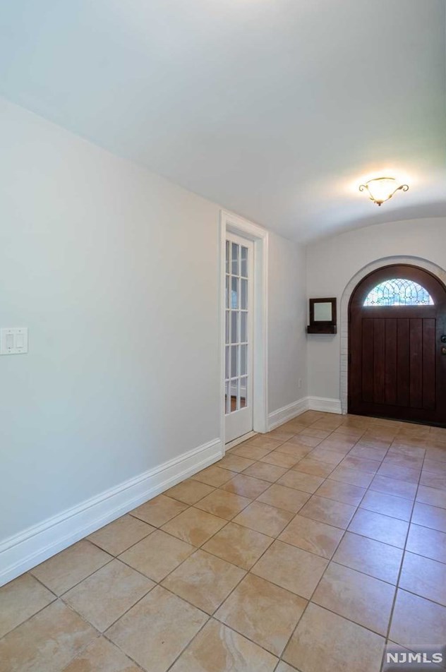 81 Joyce Rd, Tenafly, NJ 07670