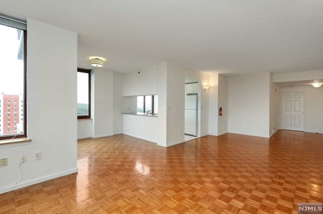 100 Old Palisade Rd #2202, West Fort Lee, NJ 07024