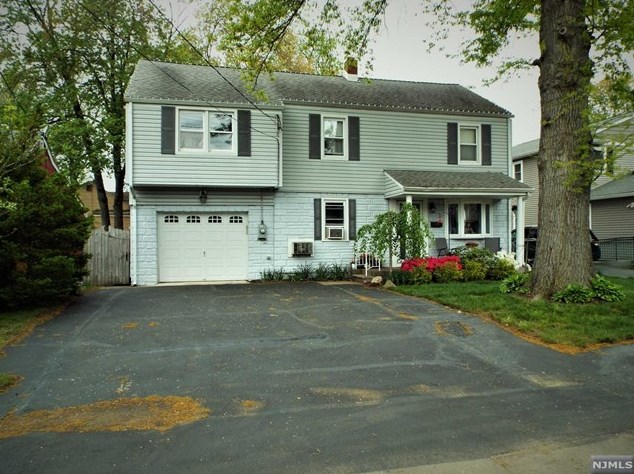 6 Park Ave, Haskell, NJ 07420