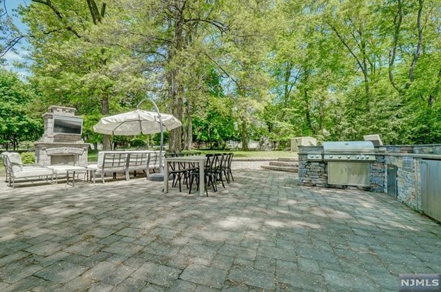 66 Edward St, Demarest, NJ 07627