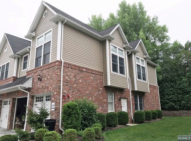 12 Hemlock Ln, Tenafly, NJ 07670