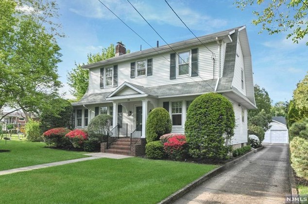 14 Grandview Ave, Ridgewood, NJ 07452