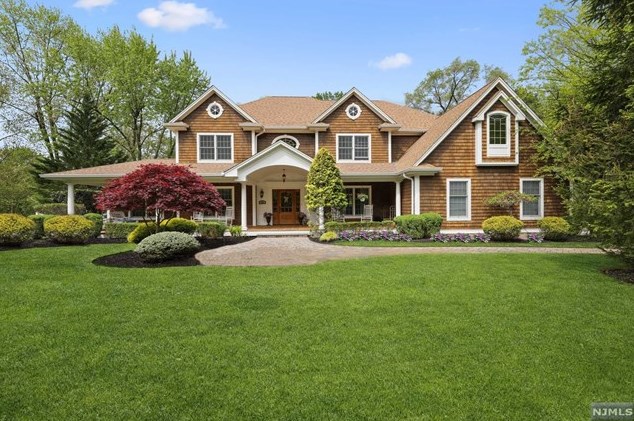15 Country Squire Rd, Westwood, NJ 07675-6801