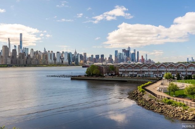 7400 River Road #406, North Bergen, NJ 07047