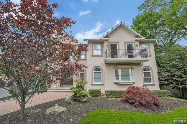 747 Blanch Ave, Norwood, NJ 07648