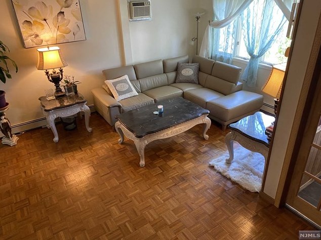 11 Nevins St, Rutherford NJ  07070-2818 exterior