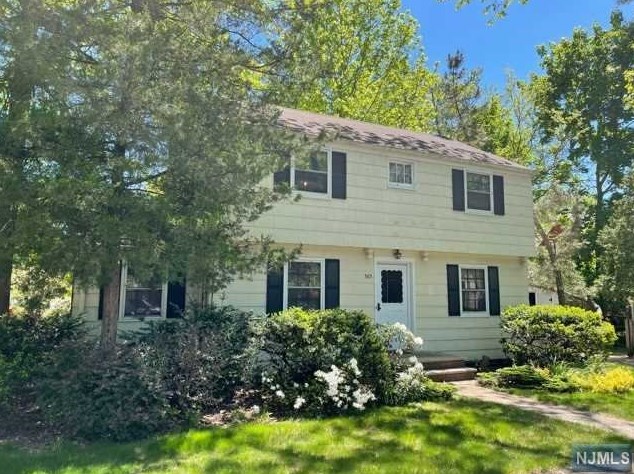 565 Mildred St, Teaneck, NJ 07666