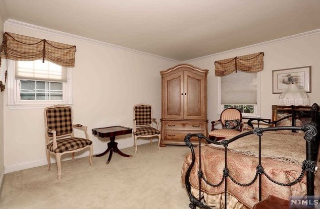 150 Knickerbocker Ave, Hillsdale NJ  07642-1856 exterior