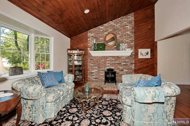 150 Knickerbocker Ave, Hillsdale NJ  07642-1856 exterior