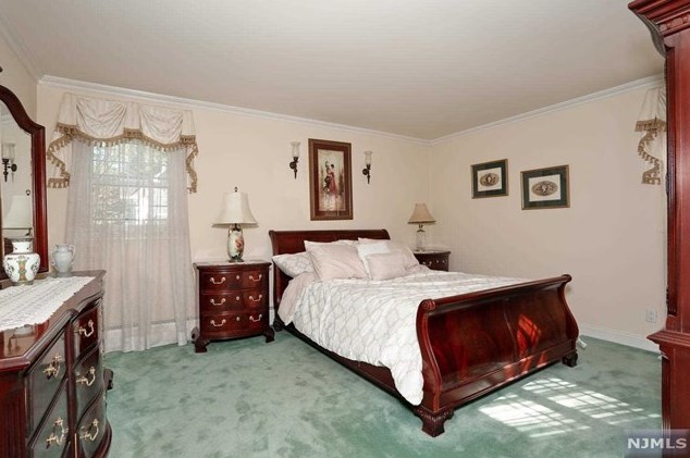 150 Knickerbocker Ave, Hillsdale NJ  07642-1856 exterior