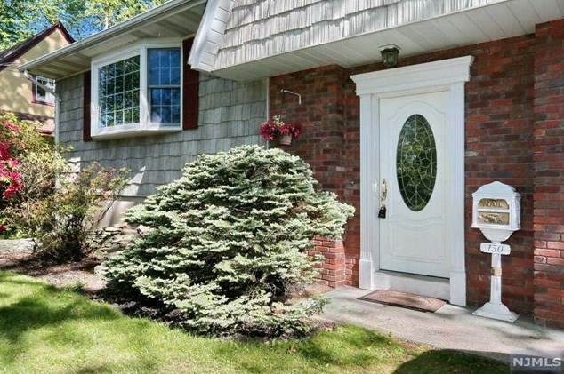 150 Knickerbocker Ave, Hillsdale, NJ 07642-1856