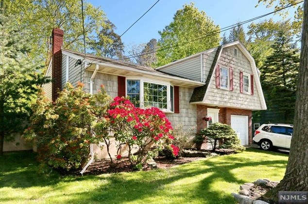 150 Knickerbocker Ave, Hillsdale NJ  07642-1856 exterior