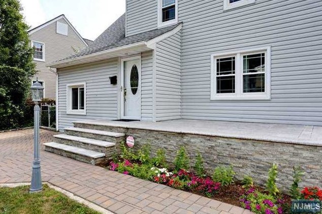 95 Myrtle Ave, Edgewater, NJ 07020