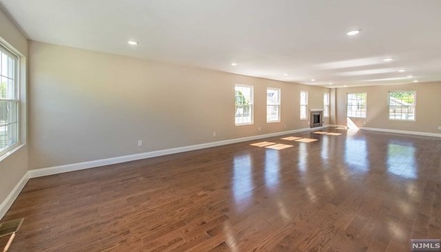 74 Avenue F, Lodi NJ  07644-1912 exterior