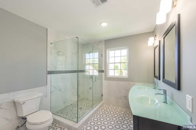74 Avenue F, Lodi NJ  07644-1912 exterior