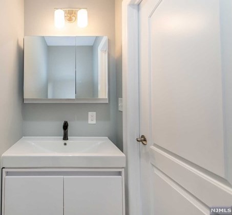 74 Avenue F, Lodi NJ  07644-1912 exterior