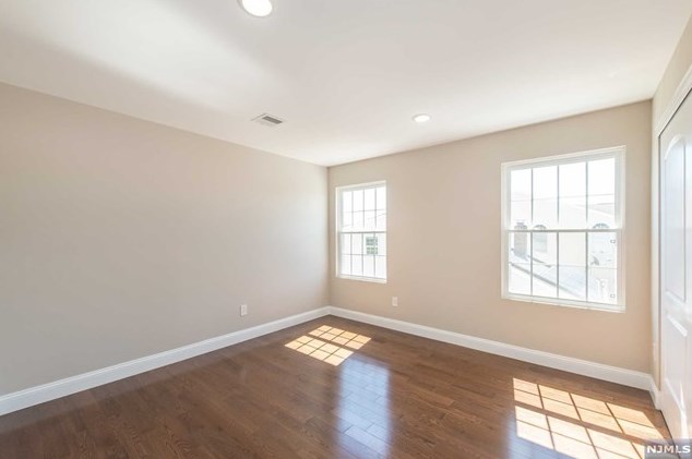 74 Avenue F, Lodi NJ  07644-1912 exterior
