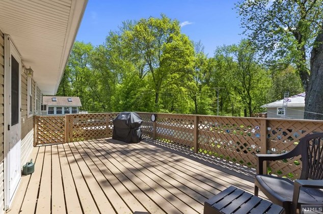 269 Ramapo St, Pompton Lakes NJ  07442-1623 exterior