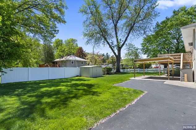 269 Ramapo St, Pompton Lakes NJ  07442-1623 exterior