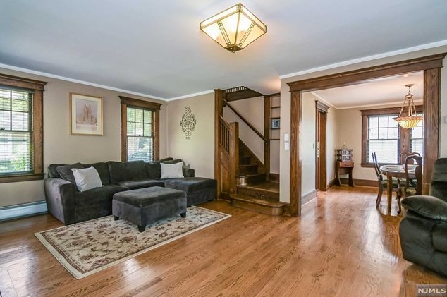 155 Harding Rd, Ridgewood, NJ 07452