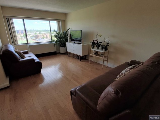 150 Overlook Ave #9d, Hackensack, NJ 07601