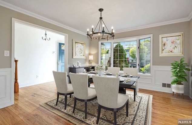 38 Sycamore Dr, Waldwick, NJ 07463