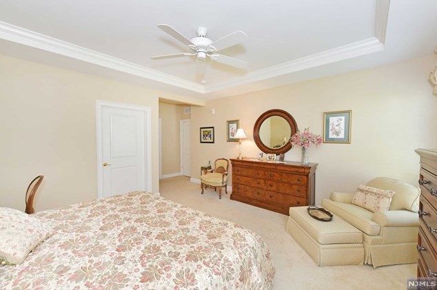 308 Four Seasons Ln, Montvale NJ  07645-1859 exterior