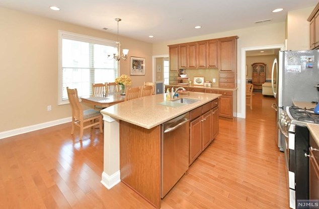 308 Four Seasons Ln, Montvale NJ  07645-1859 exterior