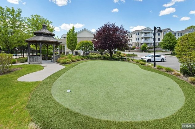 308 Four Seasons Ln, Montvale NJ  07645-1859 exterior