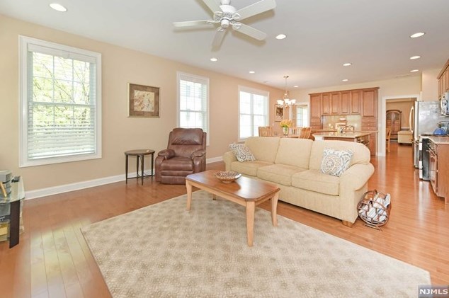 308 Four Seasons Ln, Montvale NJ  07645-1859 exterior