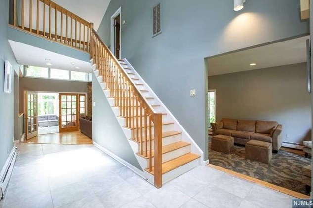 9 Mission Way, Tenafly, NJ 07670-3037