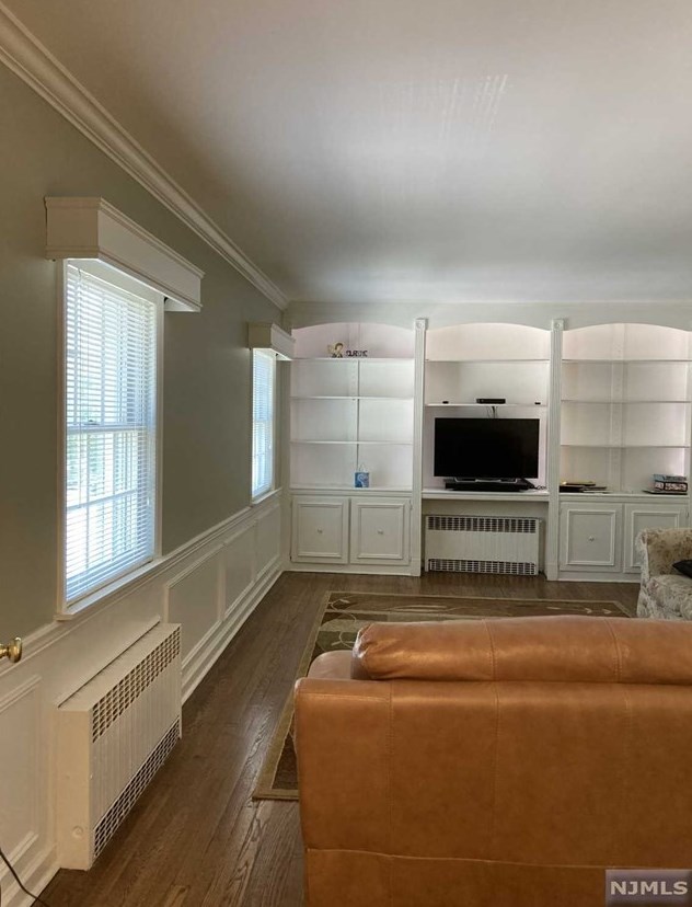 212 Brookside Ave #2nd Floor, Ho Ho Kus, NJ 07423