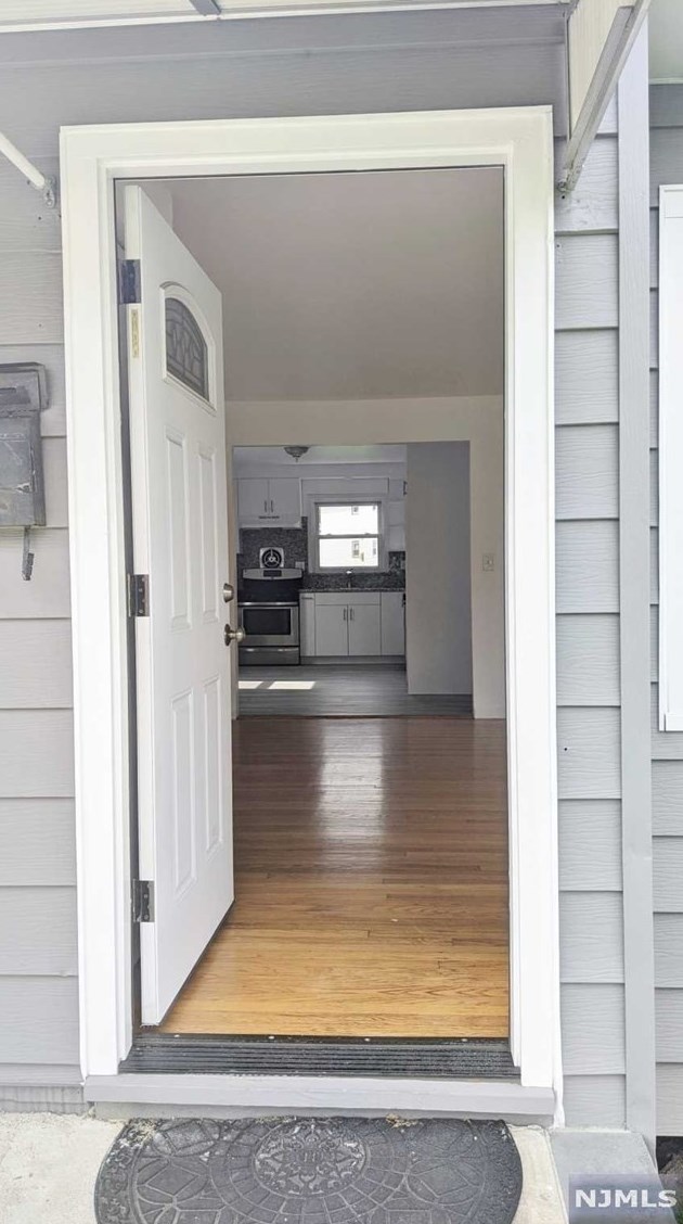 2 Reidel Ct, Secaucus, NJ 07094-4020