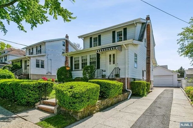 103 Chestnut St, Rochelle Park, NJ 07662