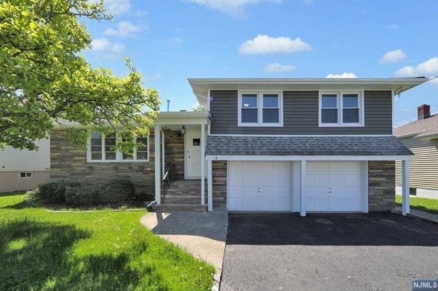 14 Donor Ave, Elmwood Park NJ  07407-1705 exterior