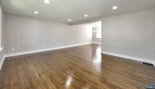 14 Donor Ave, Elmwood Park NJ  07407-1705 exterior