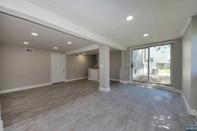 14 Donor Ave, Elmwood Park NJ  07407-1705 exterior