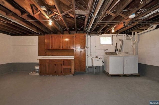 14 Donor Ave, Elmwood Park NJ  07407-1705 exterior