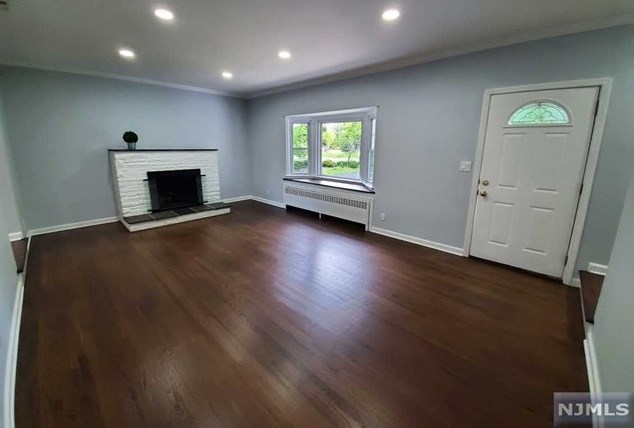 284 Harristown Rd, Ridgewood, NJ 07452