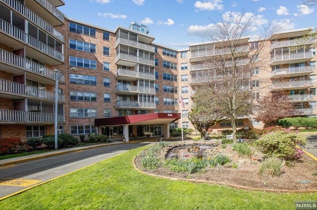 530 Valley Rd #c001a, Montclair, NJ 07043